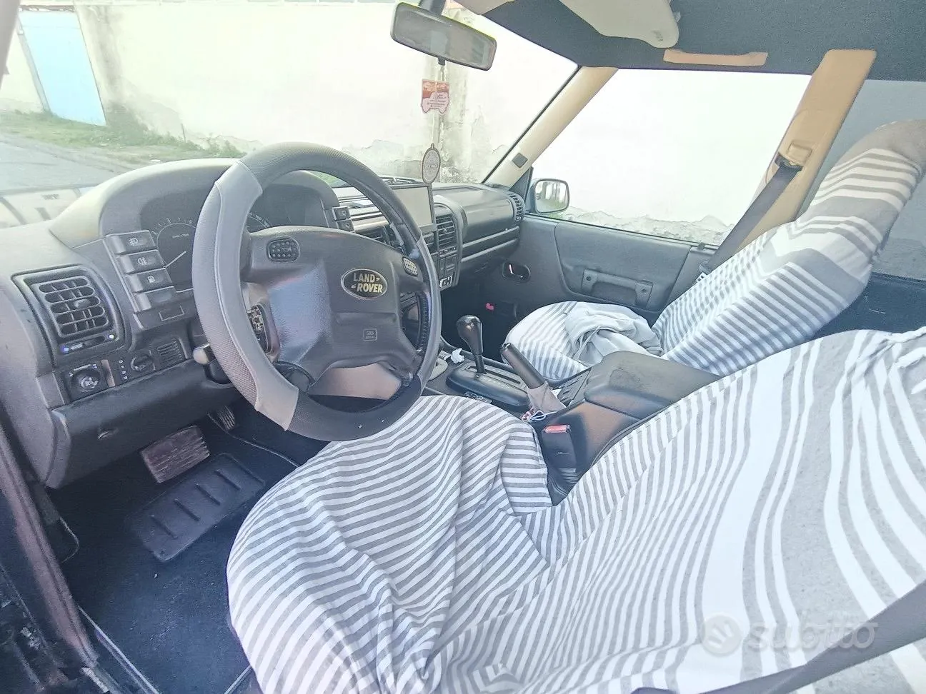 Land Rover Discovery 2003 photo 4
