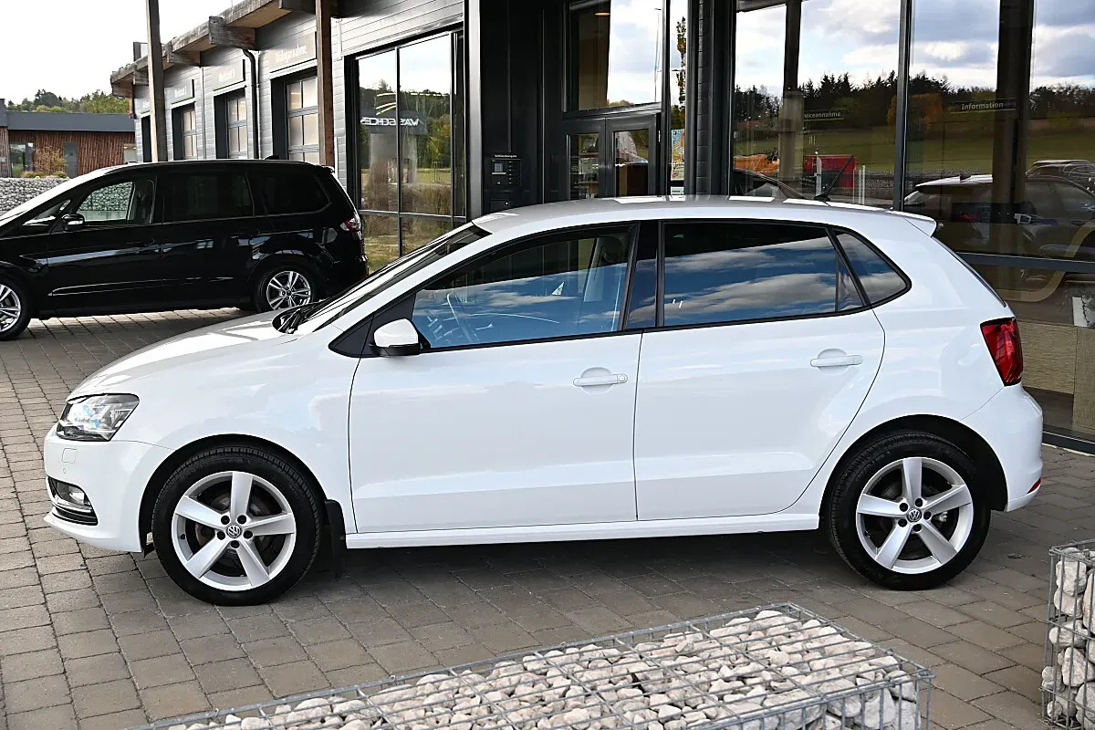 Volkswagen Polo 2016 photo 2