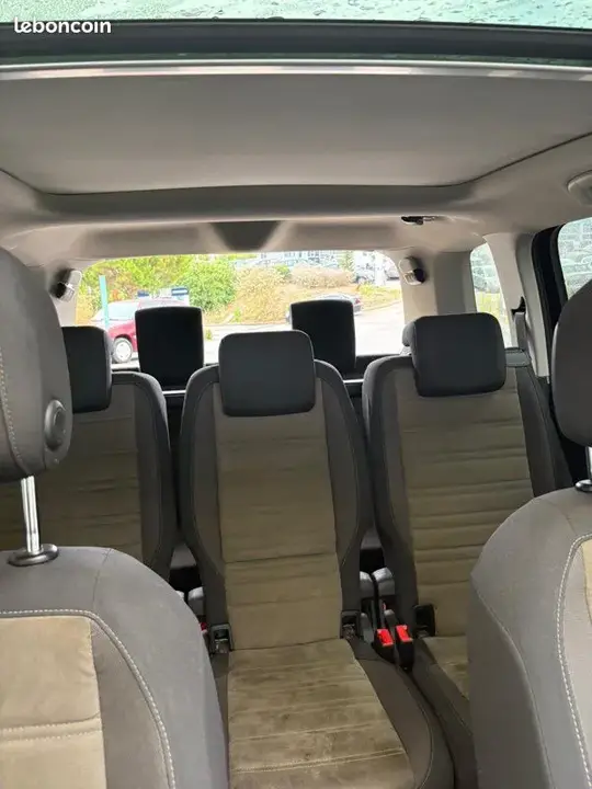 Volkswagen Touran 2016 photo 2