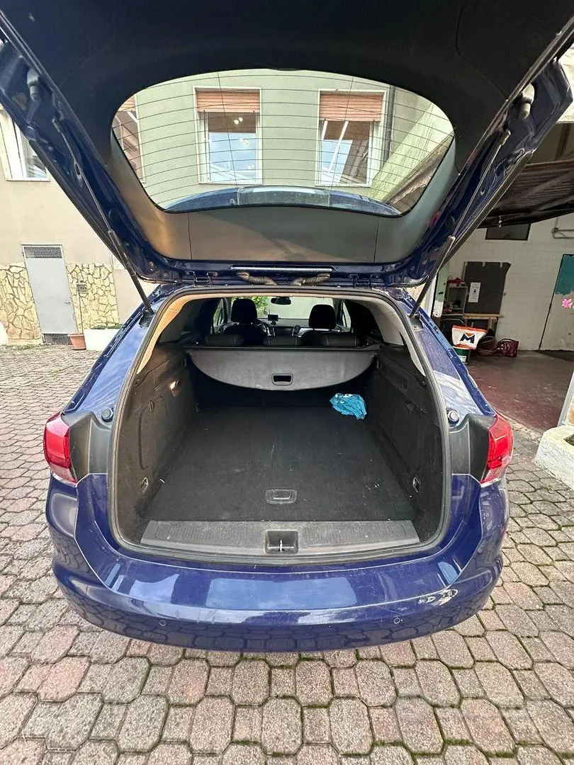 Opel Astra 2017 photo 2