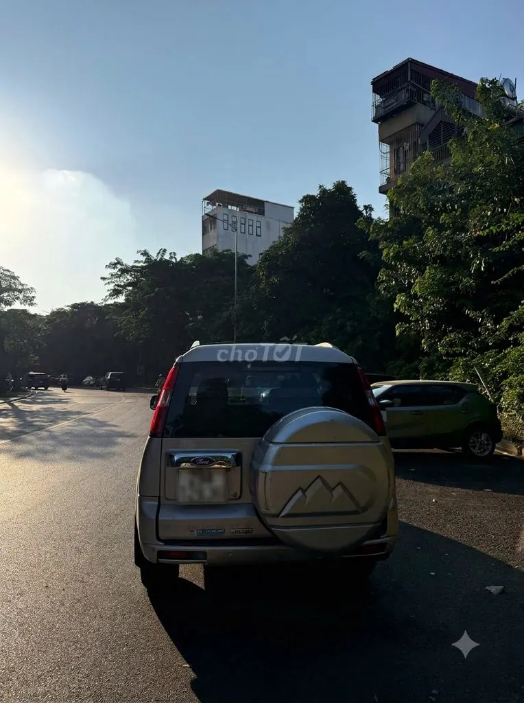 Ford Everest 2011 photo 4
