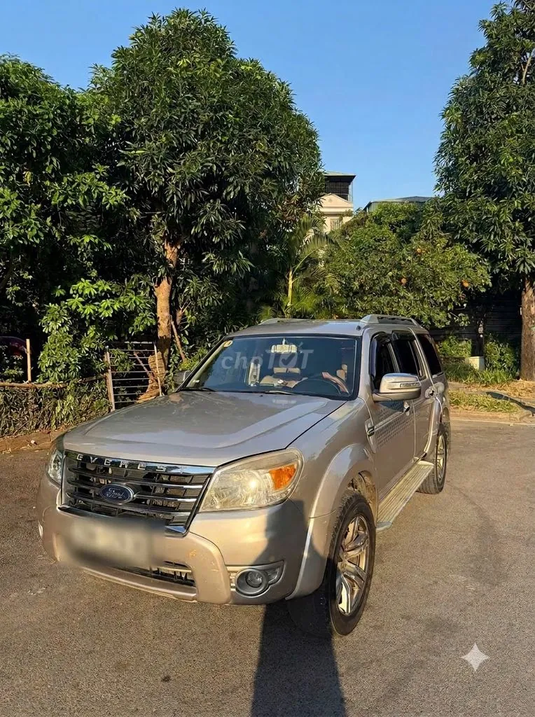 Ford Everest 2011 photo 2