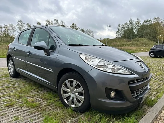 Peugeot 207 2011 photo 2