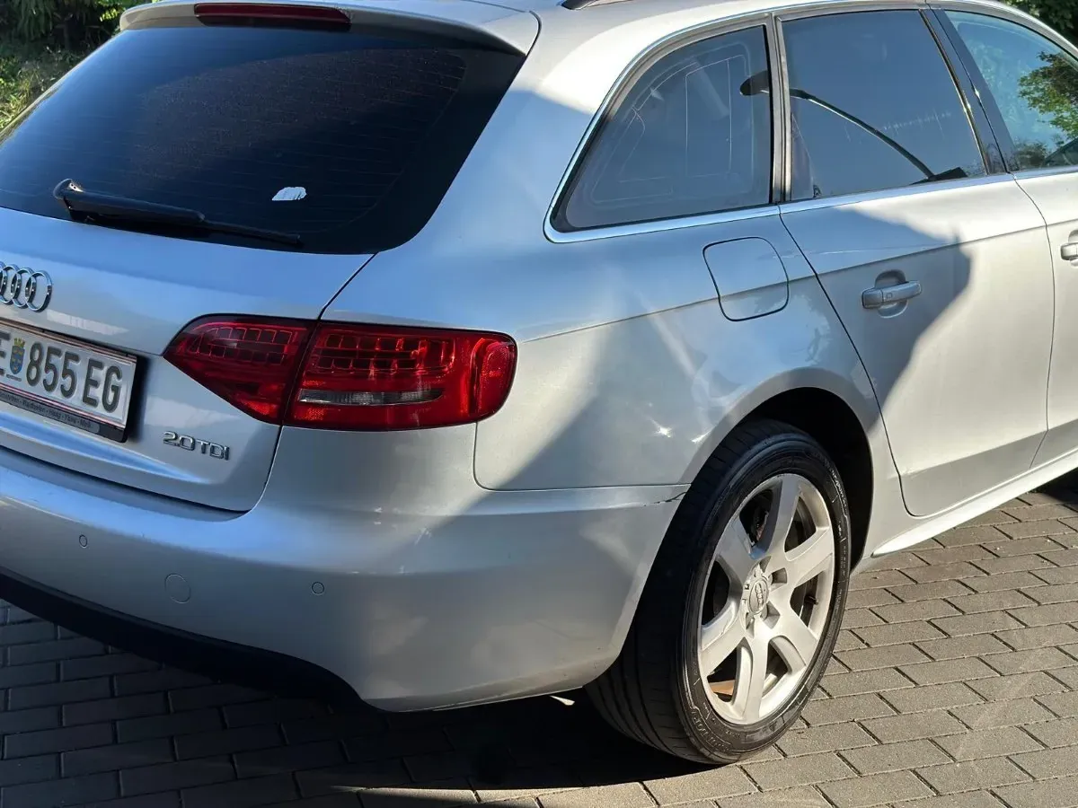 Audi A4 2011 photo 3