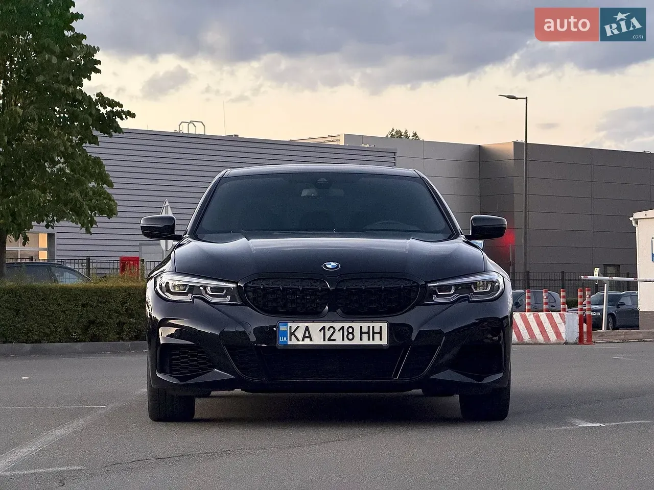 BMW 3 Series 2019 photo 4