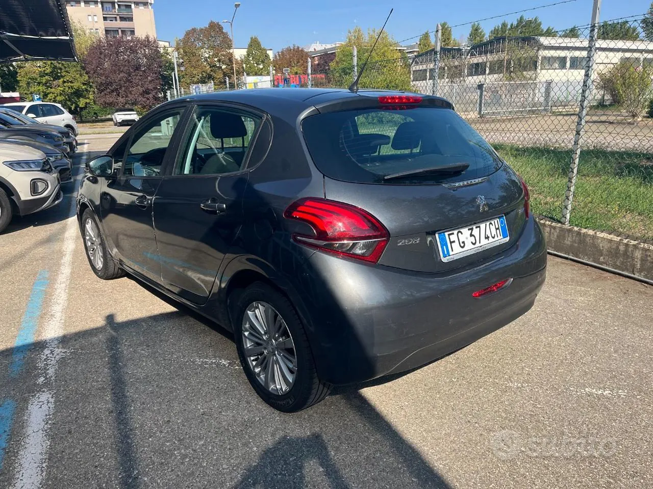 Peugeot 208 2016 photo 2