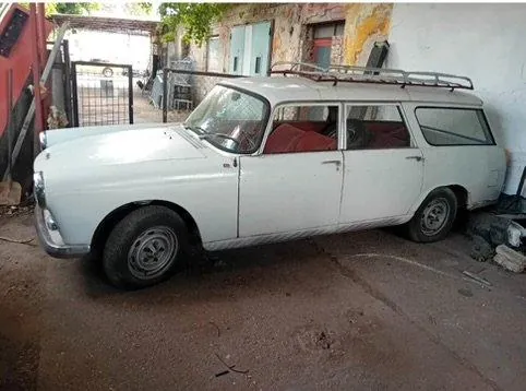 Peugeot 404L
