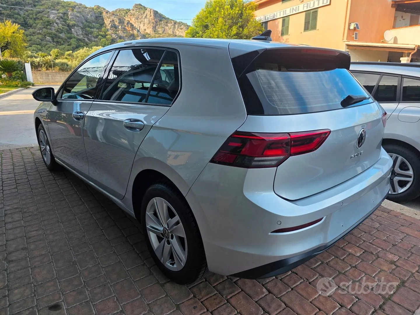 Volkswagen Golf 2022 photo 2