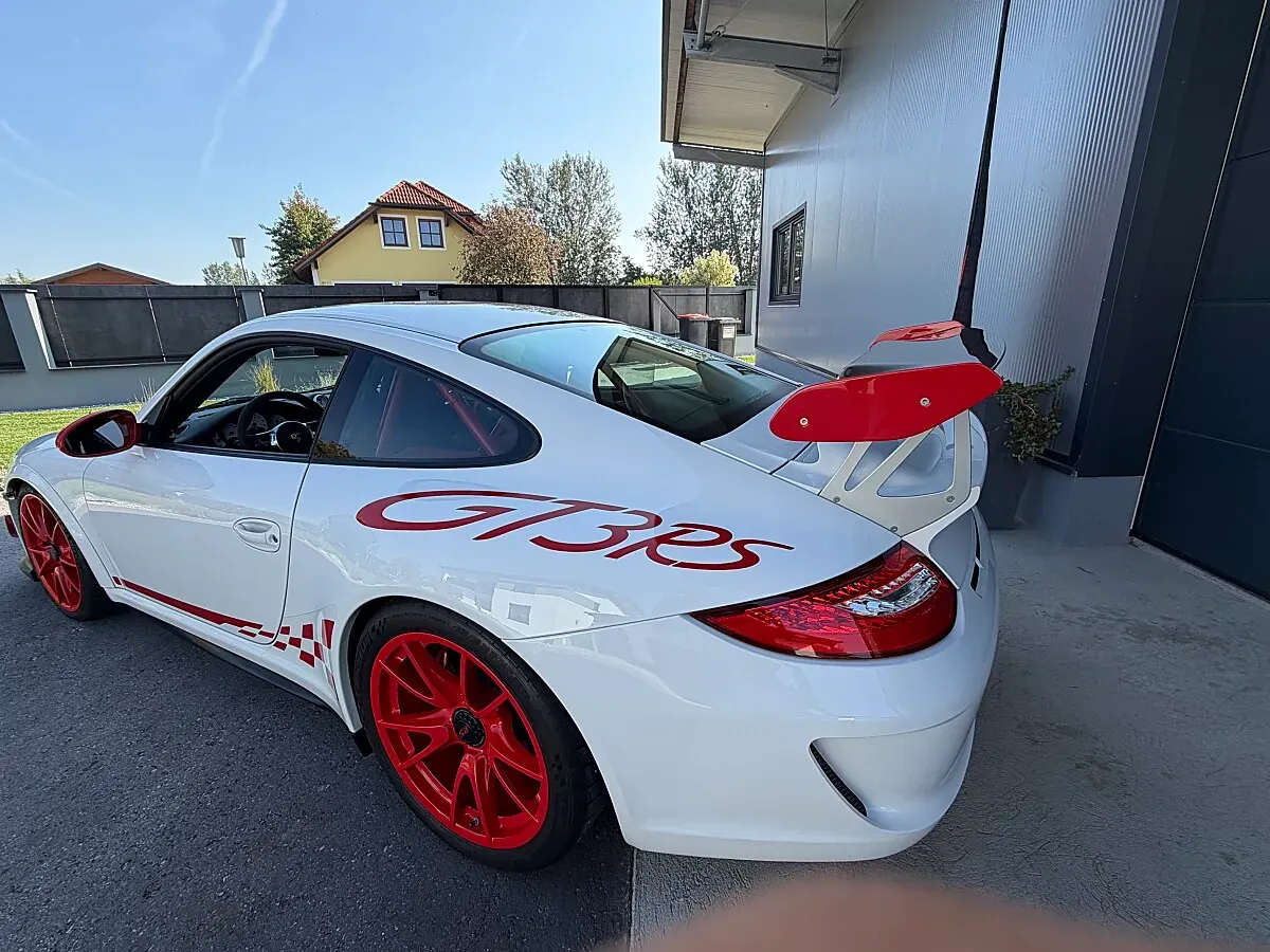 Porsche 911 2011 photo 2