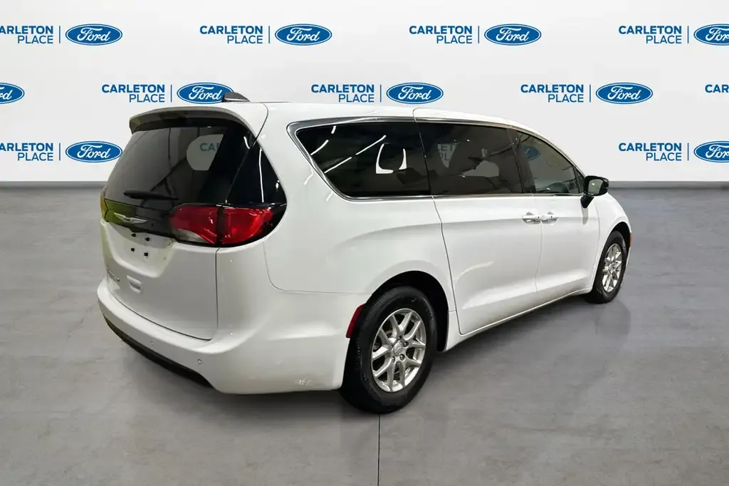 Chrysler Grand Caravan 2026 photo 5