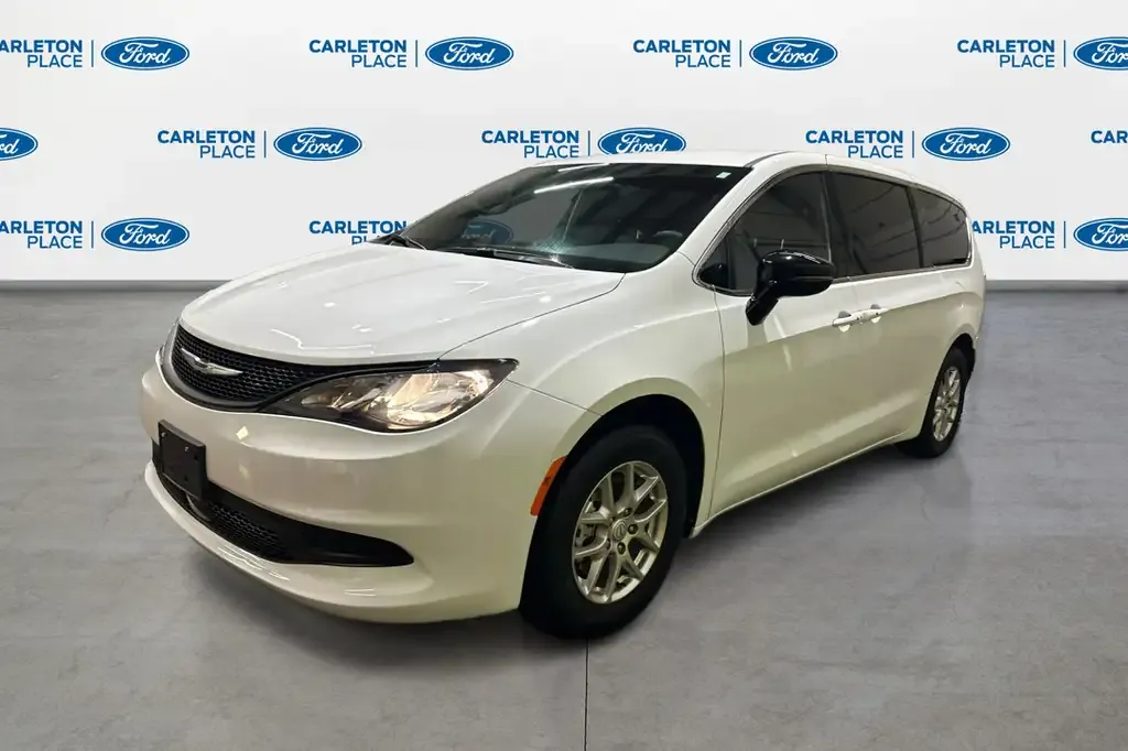 Chrysler Grand Caravan 2026 photo 2