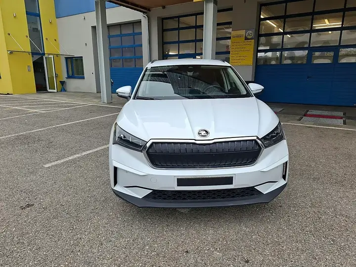 Skoda Enyaq 2023 photo 2