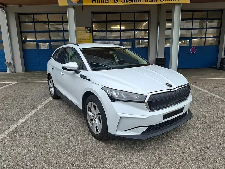 Skoda Enyaq 2023 photo 3