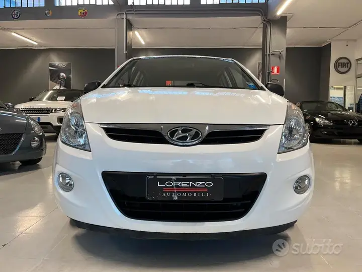 Hyundai I20 2011 photo 2