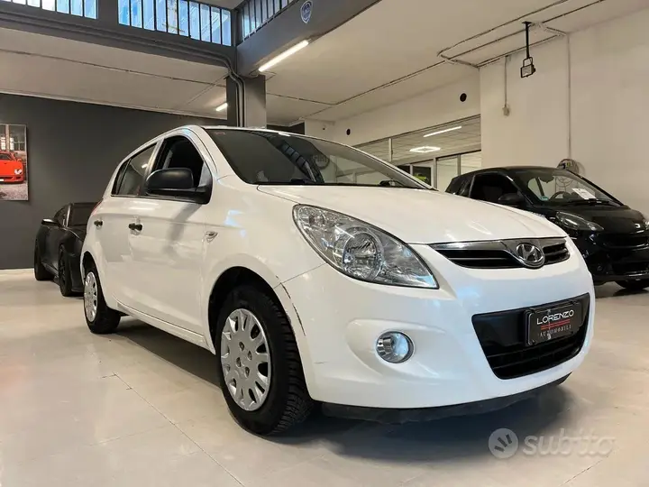 Hyundai I20 2011 photo 3