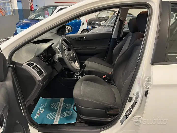 Hyundai I20 2011 photo 5