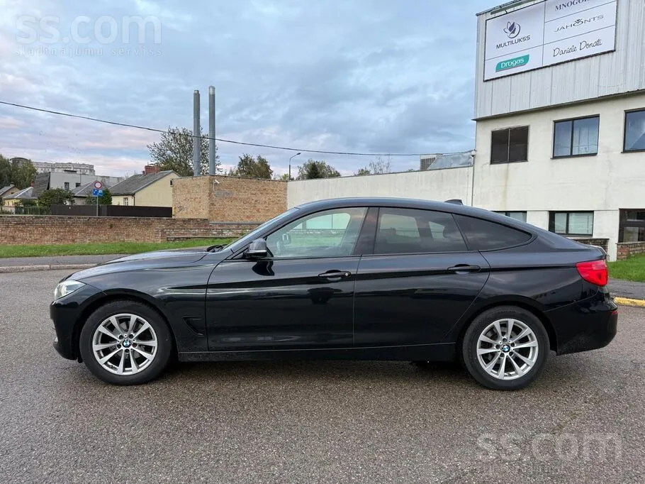 BMW 318 2016 photo 2