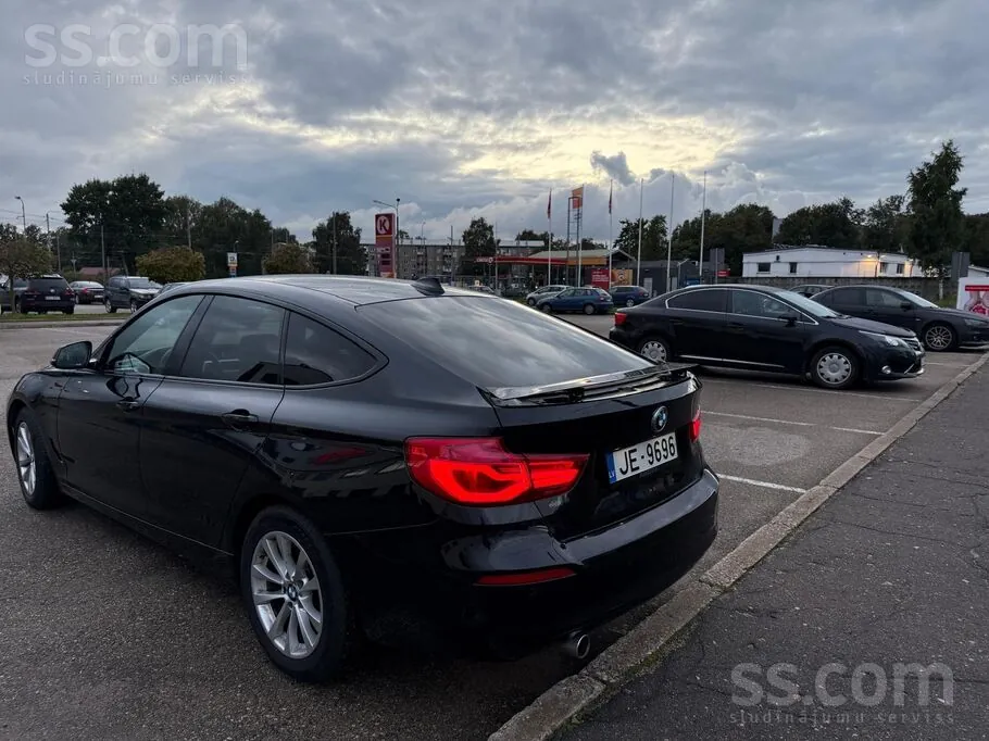 BMW 318 2016 photo 3