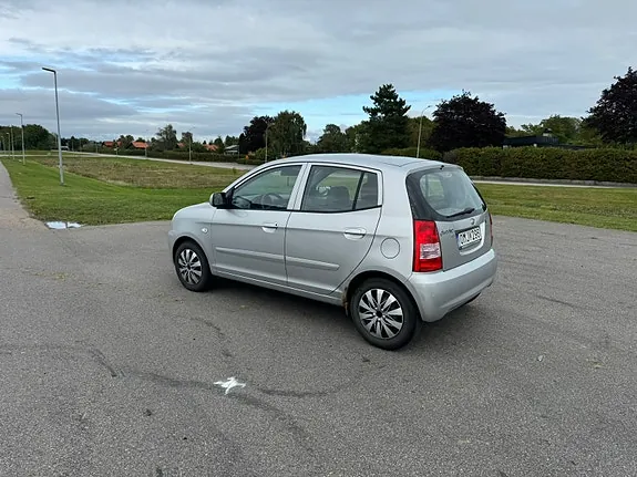 Kia Picanto 2007 photo 2
