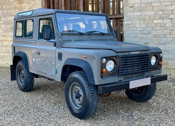 Land Rover Defender 2000 photo 2