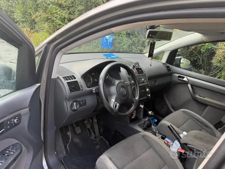 Volkswagen Touran 2014 photo 3