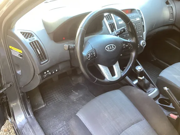 Kia Ceed 2011 photo 4