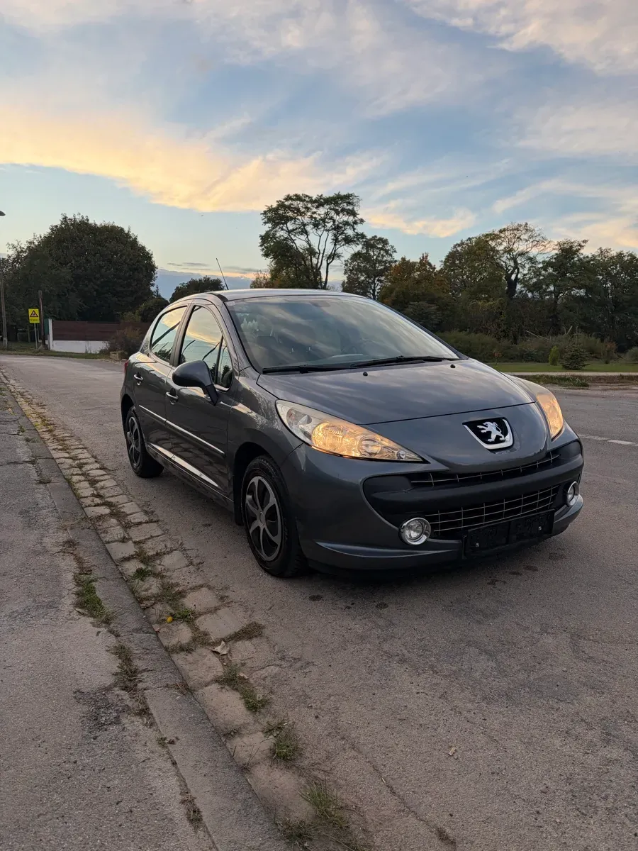 Peugeot 207 2009 photo 2