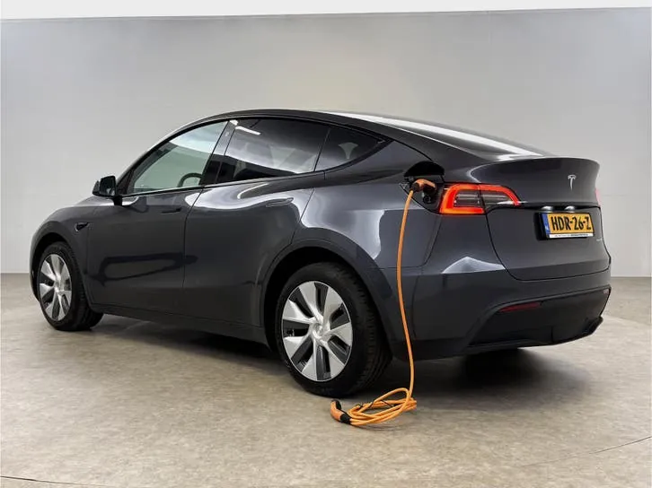 Tesla Model Y 2022 photo 3