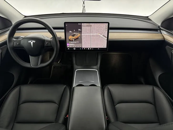 Tesla Model Y 2022 photo 2
