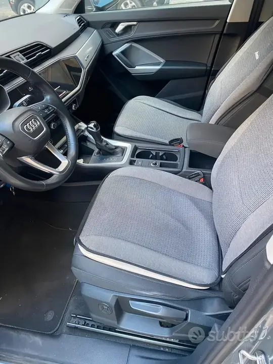 Audi Q3 2021 photo 2