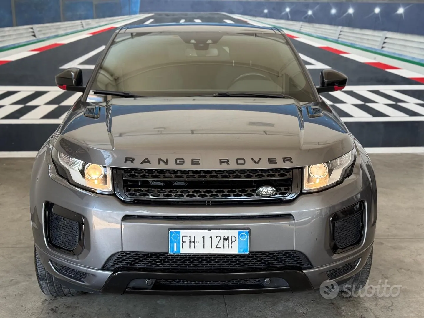 Land Rover Evoque 2017 photo 2