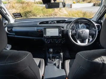 Toyota Hilux 2023 photo 3