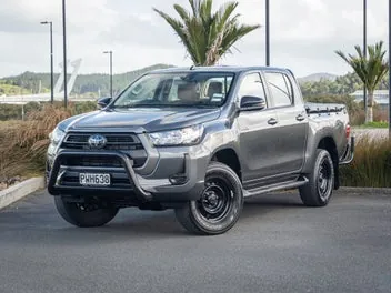 Toyota Hilux 2023 photo 2