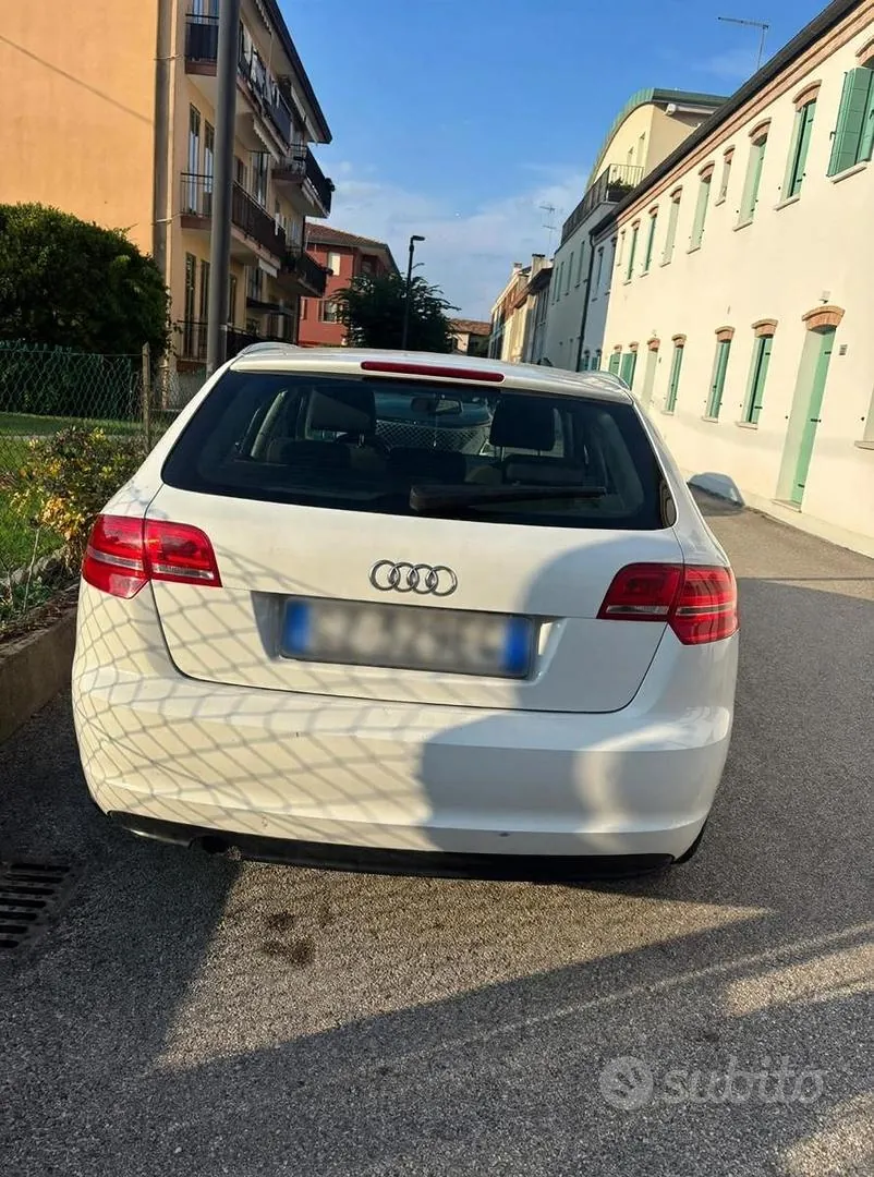 Audi A3 2011 photo 3