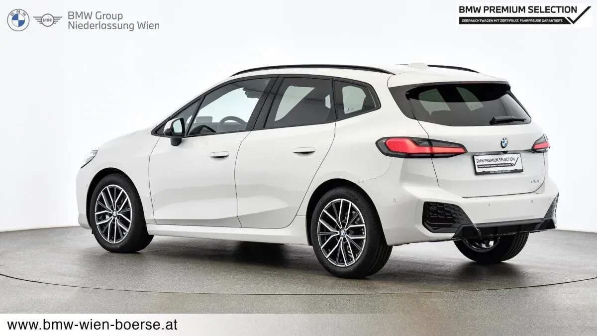 BMW 2 Series 2025 photo 3