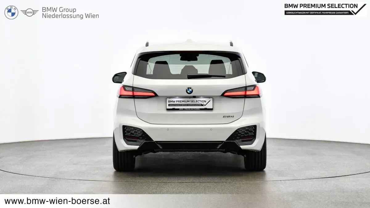 BMW 2 Series 2025 photo 2