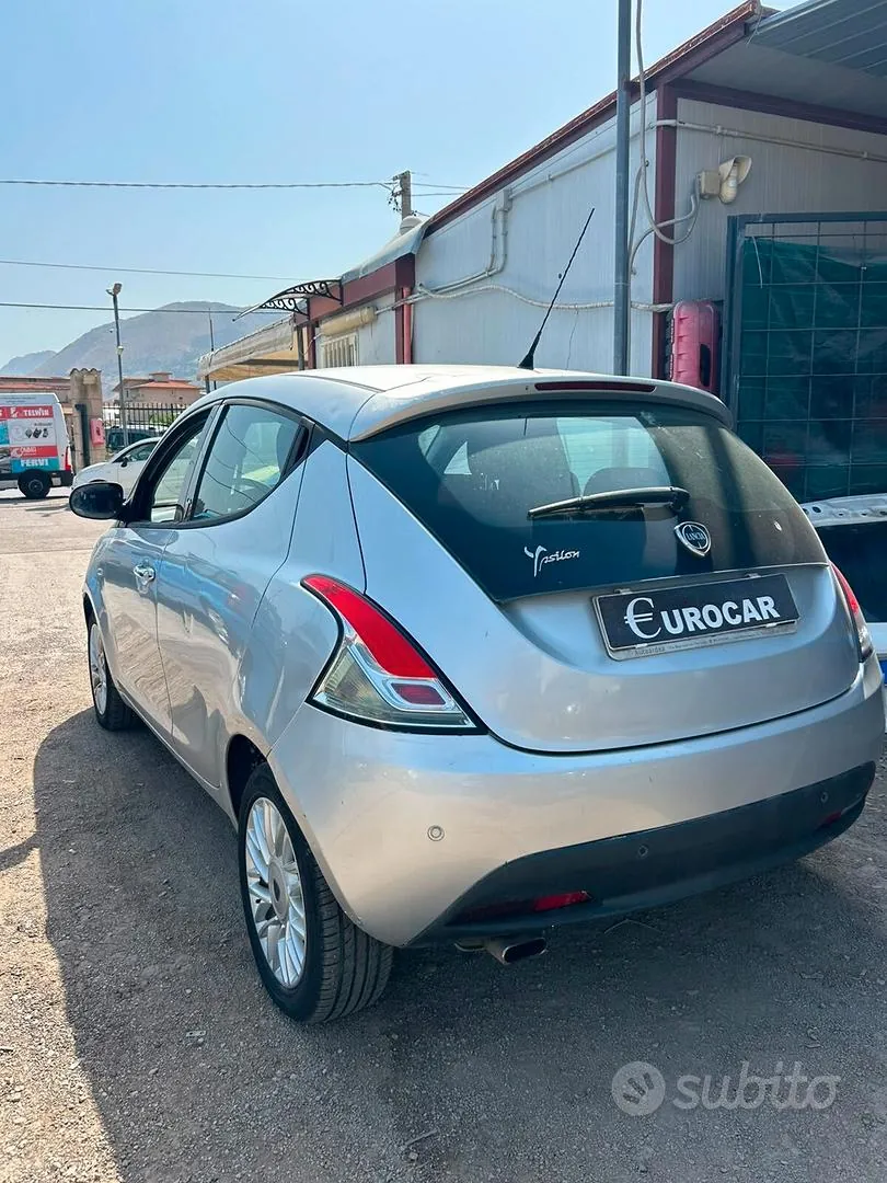 Lancia Ypsilon 2015 photo 4