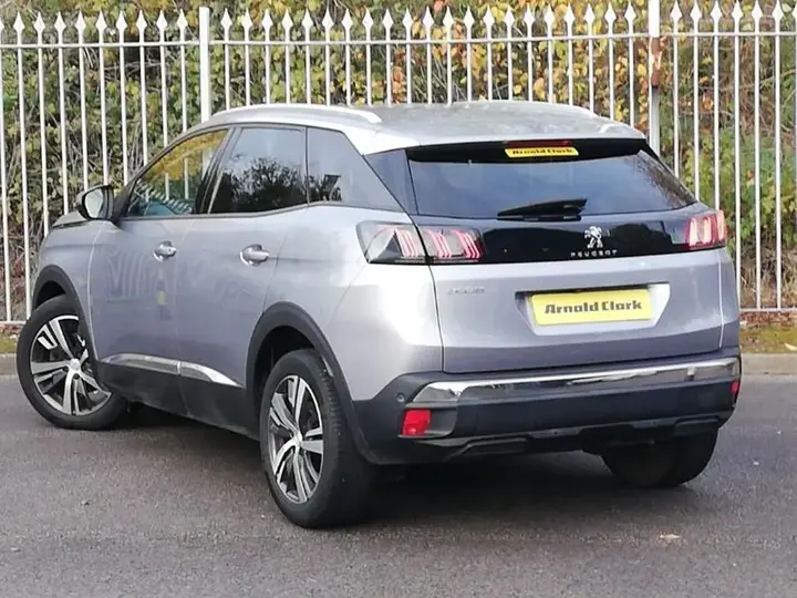 Peugeot 3008 2021 photo 2