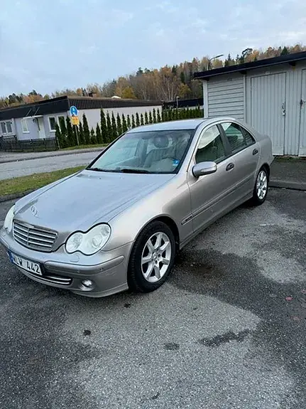 Mercedes-Benz C200 2005 photo 4