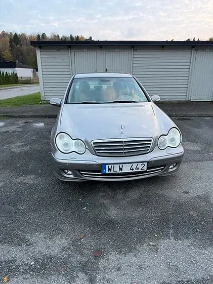 Mercedes-Benz C200