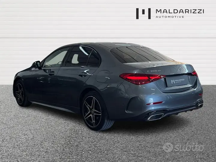 Mercedes-Benz C 300 2025 photo 4