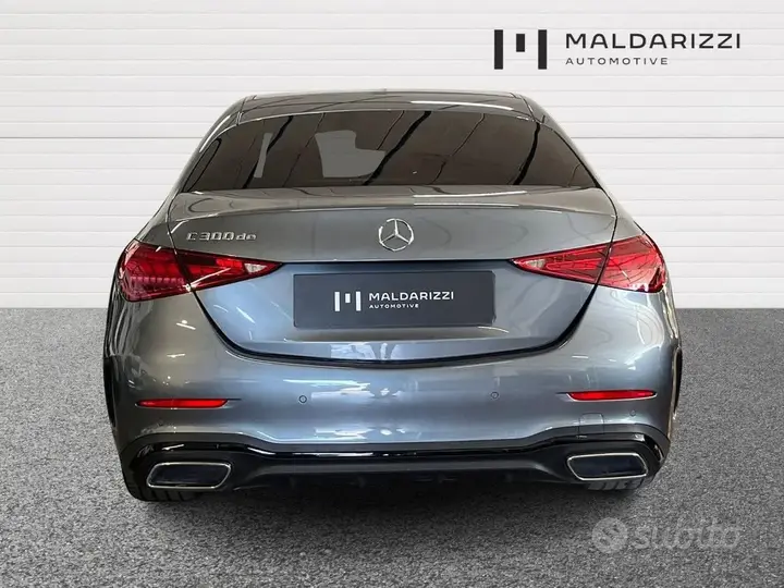 Mercedes-Benz C 300 2025 photo 3
