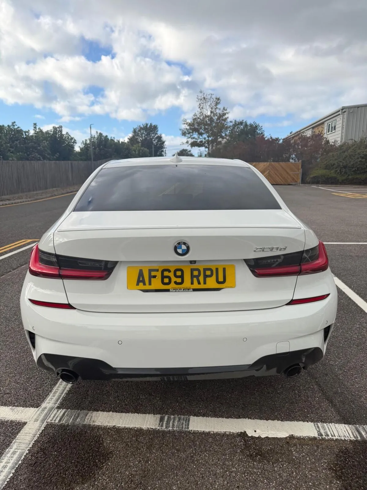 BMW 3 Series 2019 photo 3