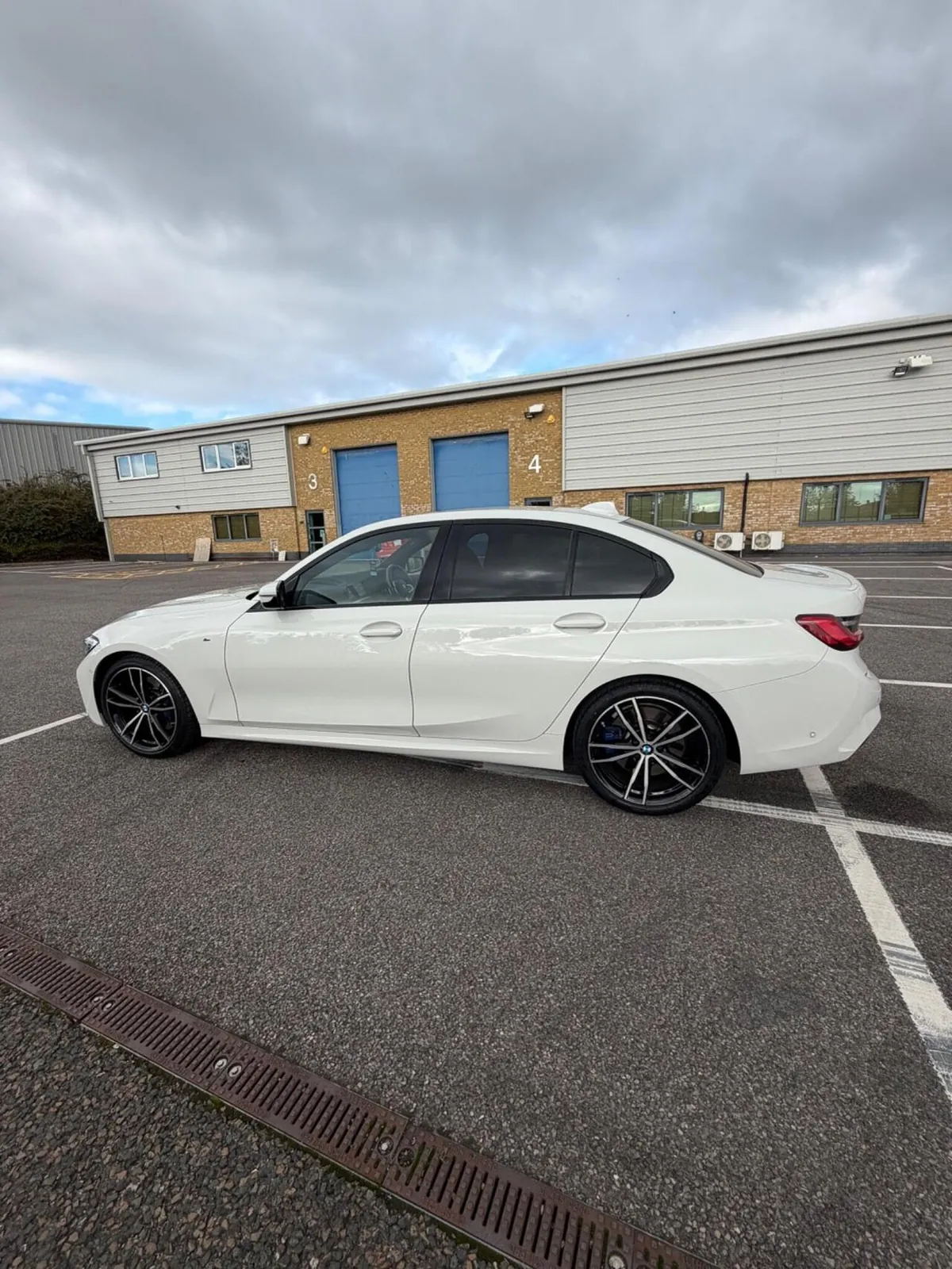 BMW 3 Series 2019 photo 5