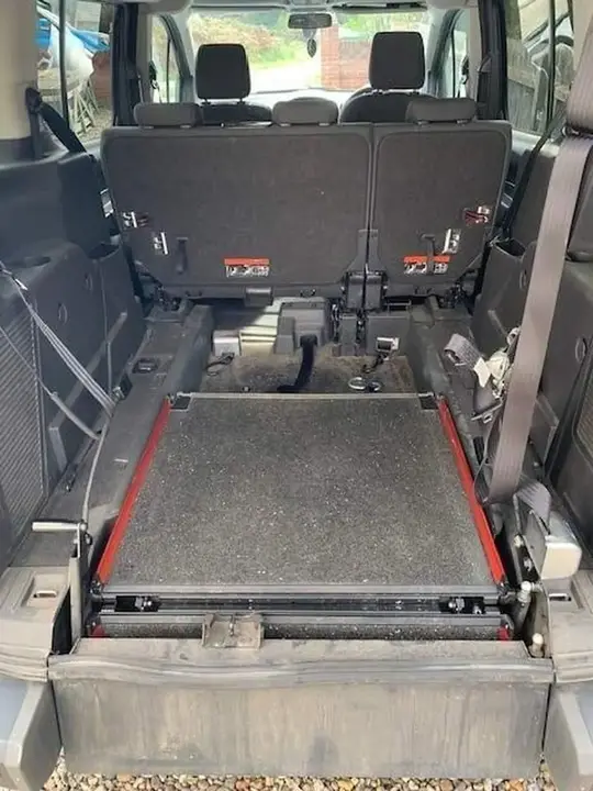 Ford Grand Tourneo Connect 2018 photo 4