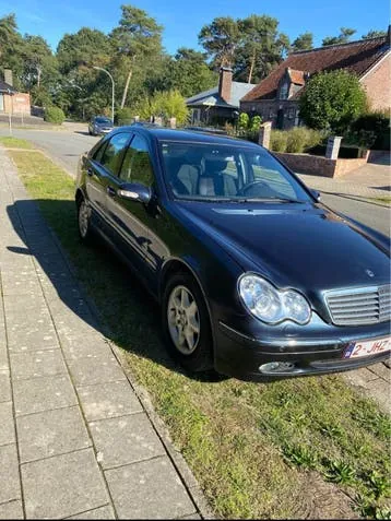 Mercedes-Benz C200