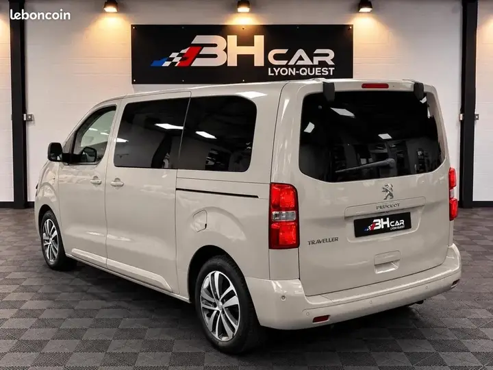 Peugeot Traveller 2016 photo 3