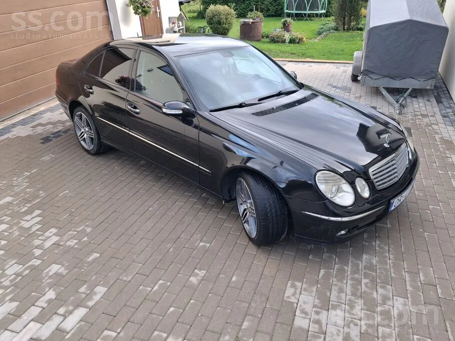 Mercedes-Benz E270 2003 photo 3