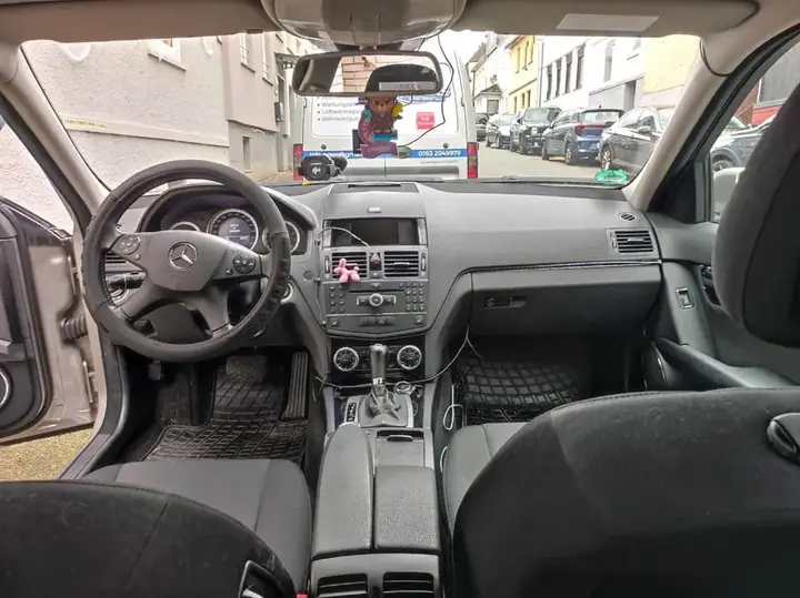 Mercedes-Benz C180