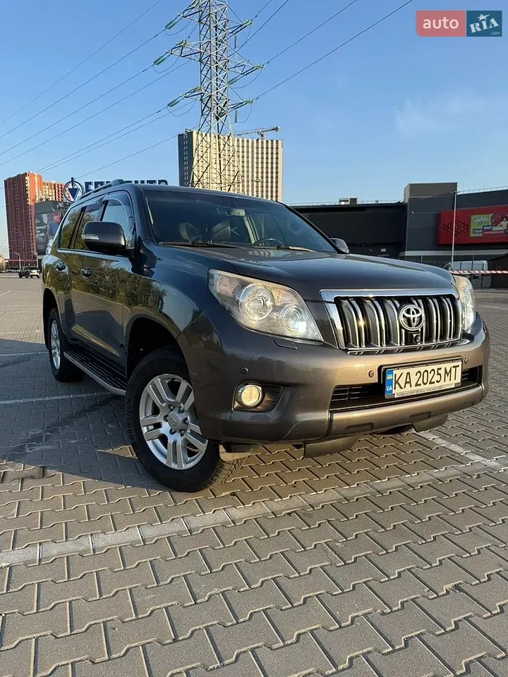 Toyota Land Cruiser Prado 2011 photo 3